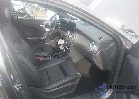 2020 Mercedes-Benz Gla 250 4Matic z USA, uszkodzony, nr VIN WDCTG4GB9LJ673126